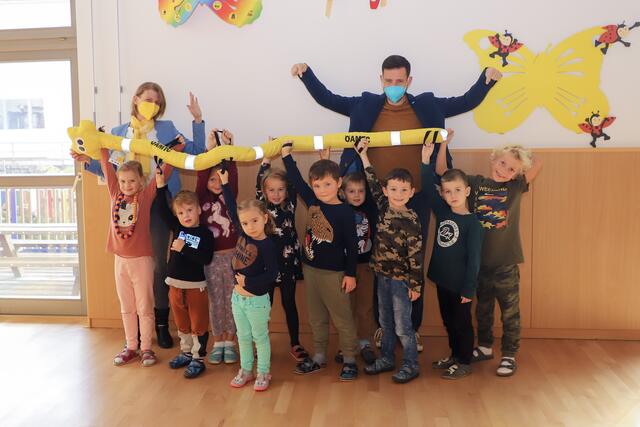 Für mehr Sicherheit: Kindergarten St. Stefan erhielt Spazierraupe