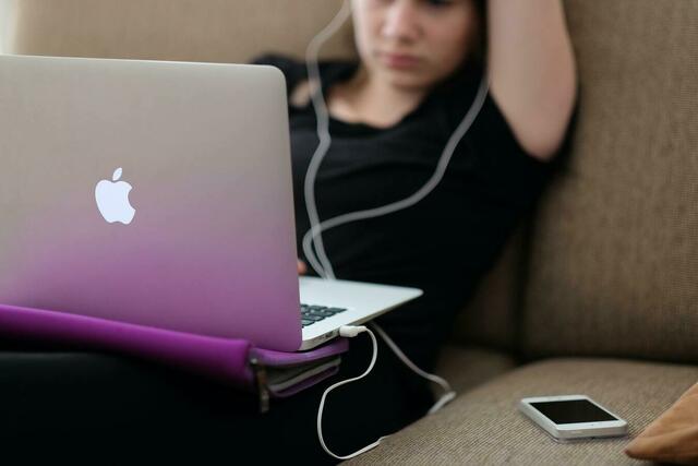 Laut einer Studie leiden 55 Prozent der Schüler in Österreich ab 14 Jahren unter Depressionen.