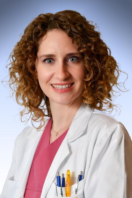 Tina Nell, Assistenzärztin für Frauenheilkunde und Geburtshilfe sowie Leiterin der Gewaltschutzgruppe im PEK Steyr. | Foto: OÖG