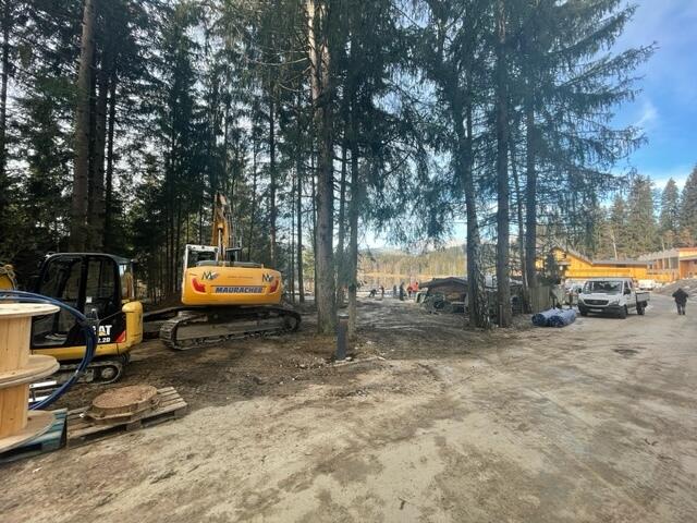 Massive Arbeiten im Bereich der Liegewiese.