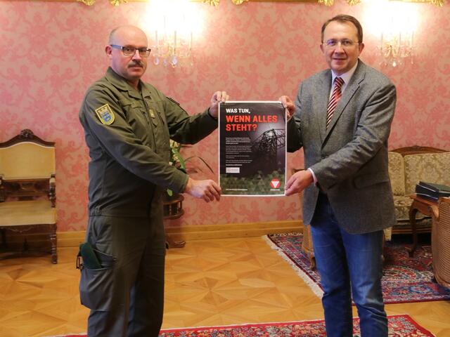 Militärkommandant von NÖ, Brigadier Martin Jawurek, St. Pöltens Bürgermeister, Matthias Stadler. | Foto: Bundesheer / FUß