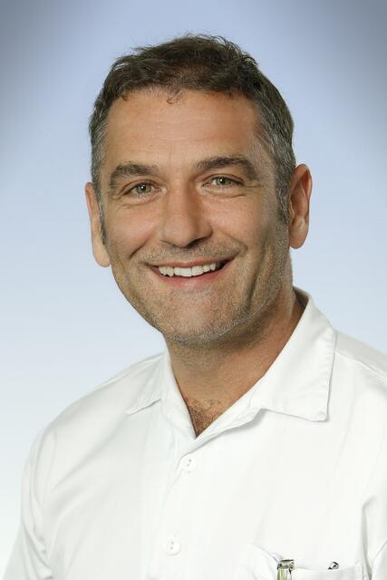 Dieter Mayer, Facharzt für Kinder- und Jugendheilkunde sowie Leiter der Kinderschutzgruppe im PEK Steyr. | Foto: OÖG