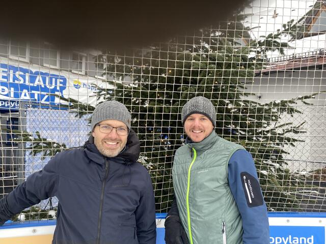 Christian Daxer und Dieter Schlögl genießen jede Minute auf Eis. Fußball oder Floorball mit der Familie und Skifahren ebenso.