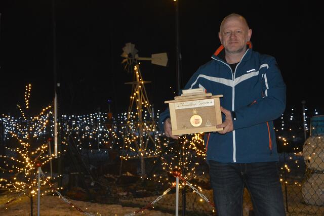 Beleuchtet ist der Lichterberg ab dem ersten Adventwochenende bis 6. Jänner täglich ab 17 Uhr. Eintritt: freie Spende.