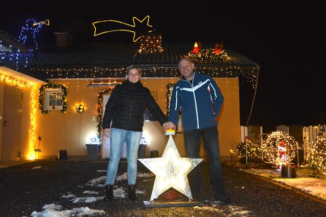Pünktlich am ersten Adventwochenende wurde der Hoferberg in Ottendorf an der Rittschein zum Lichterberg.