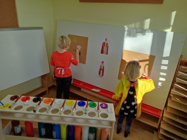 In diesem neu gestalteten Kreativ-Raum im Kindergarten Hollenegg können die Kleinsten ihrer Fantasie freien Lauf lassen. | Foto: Susanne Veronik