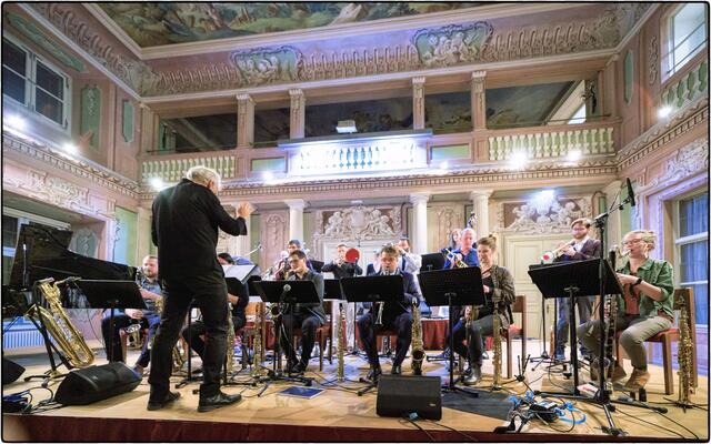 Ein Highlight: Der Auftritt von Christian Muhtspiels Orjazztra Vienna im Barocksaal des Schlosses Zell an der Pram am 16. Oktober 2021. | Foto: Kunst und Kultur Raab