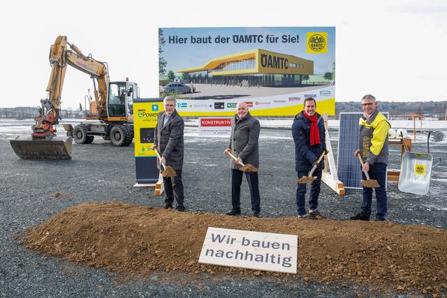 Spatenstich für den neuen ÖAMTC-Stützpunkt in Oberwart: Ernst Kloboucnik (ÖAMTC-Landesdirektor für Wien, NÖ und das Burgenland), Bgm. 2.LT-Präs. Georg Rosner, Oliver Krupitza (Kaufmännischer Direktor, ÖAMTC) und Walter Kuh (ÖAMTC-Stützpunktleiter Oberwart).