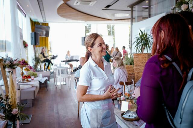 Die neuartigen "LiebeFeiern-Eventtage" bieten Brautpaaren die Möglichkeit, in gemütlichem Rahmen mit Dienstleistern direkt ins Gespräch zu kommen. | Foto: Jana Voglauer/JV Design