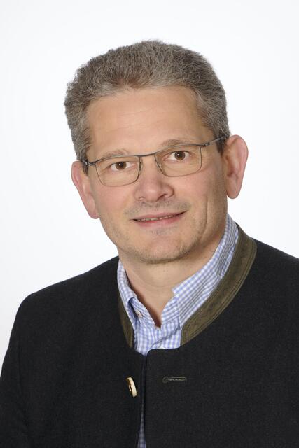 Max Schneglberger, Dienststellenleiter der Landwirtschaftskammer Ried-Schärding, spricht nicht umsonst von einem "Schaukelsommer". Der sonnige Oktober habe vieles gerettet. Dennoch sind alleine dem Hagel rund ein Drittel der Anbauflächen zum Opfer gefallen. | Foto: LK OÖ