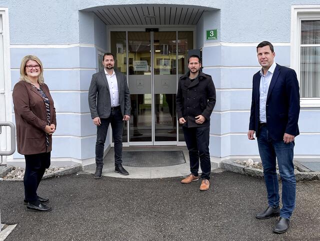 Ines Mirlacher, Jürgen Berchtaler, Martin Pelzer und Stefan Krapf vor ihrem Treffen im Pinsdorfer Gemeindeamt.