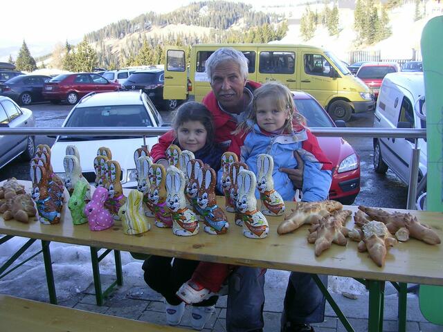 Vor der Siegerehrung eines "Osterhasenrennens" auf der Koralpe