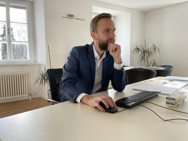 Stadtrat Martin Oberndorfer an seinem neuen Arbeitsplatz in den Minoriten.