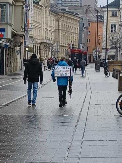 Ein "Streik" und ein "Flashmob" am 1.12., das Thema Corona spielt in Innsbruck weiter eine große Rolle.
