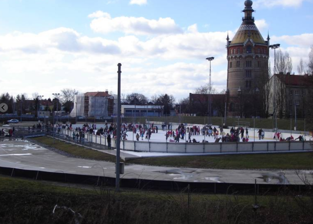 Zur Blütezeit des Eisring Süd tummelten sich die Eisläuferinnen und Eisläufer beim Wasserturm.
