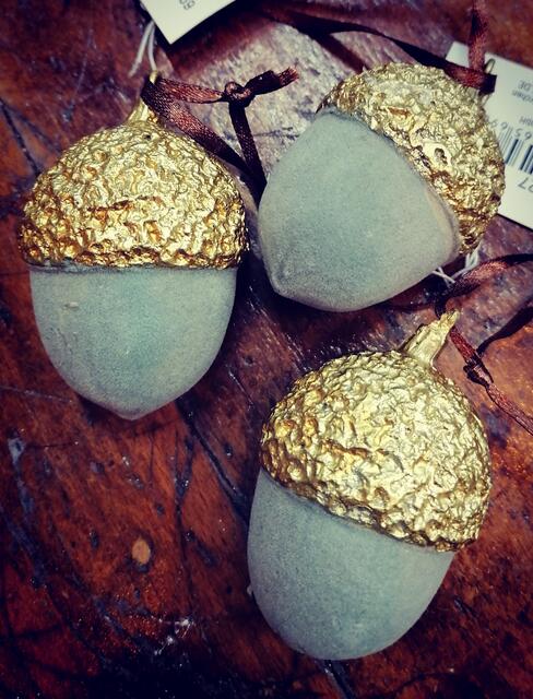 Bei der Blumenfee gibt es auch allerlei Deko zu kaufen. | Foto: Blumenfee