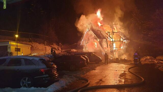 Ein Holzofen wurde als Brandursache ermittelt.