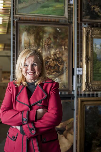 Elisabeht Nowak-Thaller ist ist Kunst­his­to­ri­ke­rin, Aus­stel­lungs­ku­ra­to­rin und ‑orga­ni­sa­to­rin im Lentos Kunstmuseum. | Foto: maschekS