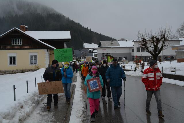 Demonstration gegen die Schließung der Ötscherlifte in Lackenhof
