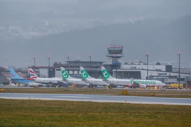 Aufgrund der gebirgigen Lage gilt der Flughafen Innsbruck als einer der gefährlichsten Europas. | Foto: zeitungsfoto.at
