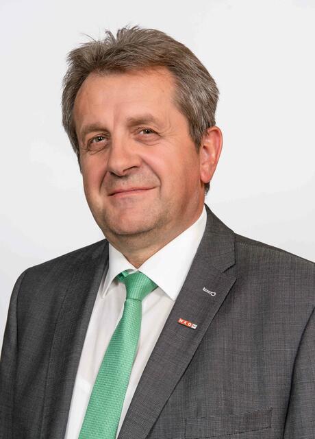 Gottfried Pilz, Bezirksstellenobmann der Wirtschaftskammer Niederösterreich, setzt sich für offene Betreibe ein. | Foto: Tanja Wagner