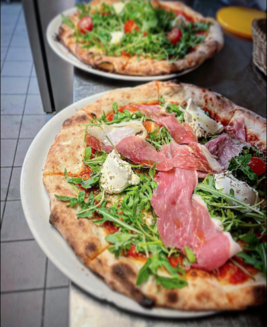 Das "Ella Italia" in Eisenstadt bietet neben ihren Pizzen auch weitere Speisen zum abholen und liefern an | Foto: Ella Italia