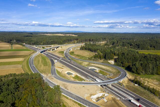 Nach 8 Monaten sind die Sanierungsarbeiten auf der A 2 Südautobahn zwischen dem künftigen S 7-Knoten Riegersdorf und der A 2-Anschlussstelle Ilz fertig gestellt. | Foto: ASFINAG