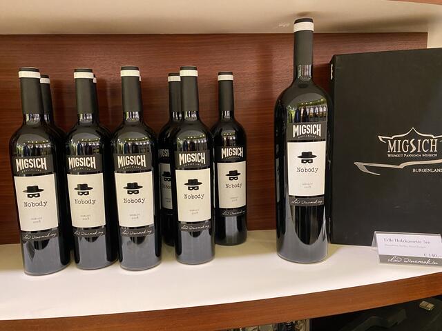 Besonderes Geschenk und stolzer Gewinner: Merlot Nobody.