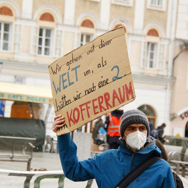 Am 10. Dezember ruft Fridays for Future Linz zur Teilnahme an der Klimaschutz-Kundgebung am Bahnhofsvorplatz auf. | Foto: Fridays for Future Linz