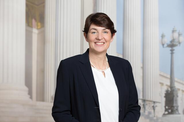 Nationalratsabgeordnete Andrea Holzner aus Tarsdorf