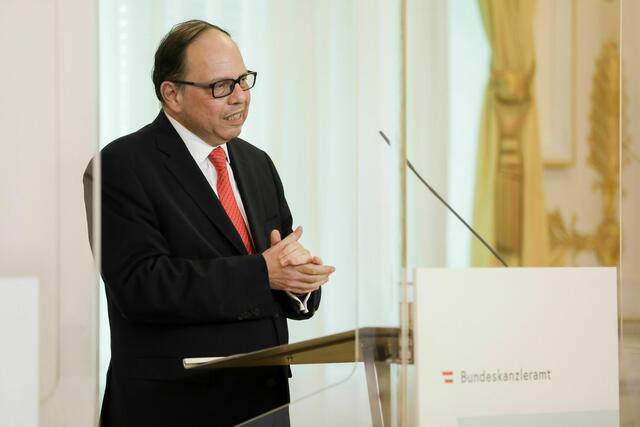Doch zahlreiche Ärzte kämpfen in eigenen Reihen gegen Coronazweifler. Ärztekammerpräsident Thomas Szekeres droht mit Disziplinarverfahren all jenen, die Unwahrheiten verbreiten. | Foto: bka/wenzel