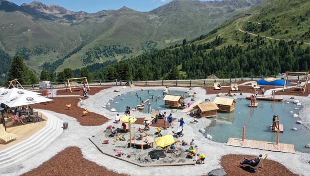 Eine der neuen Sommerprodukte: Das Goldwasser neu in Nauders. | Foto: Nauderer Bergbahnen