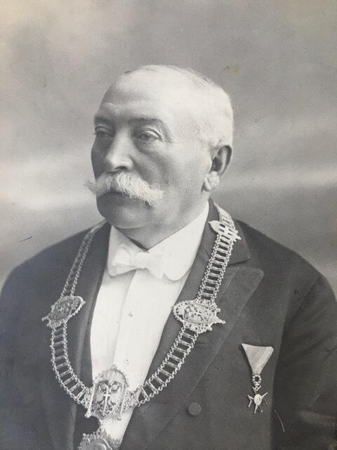 Mein Ururgroßvater Karl (Carl) Ahorner. Er baute in der Kaiserstraße 26 eine sehr erfolgreiche Schuhfabrik auf.