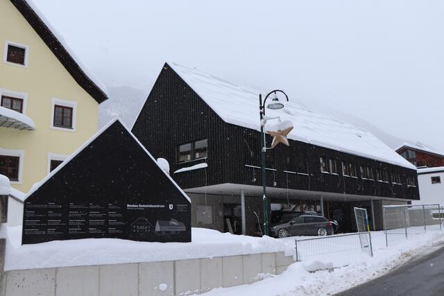 Das neue Gemeindehaus in Pettneu am Arlberg wird im Frühjahr 2022 fertiggestellt. | Foto: Othmar Kolp