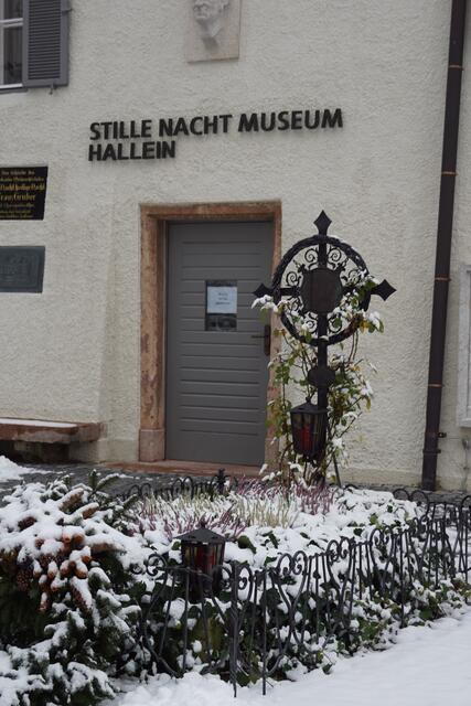 Das Gruber-Grab und das Stille Nacht - Museum.