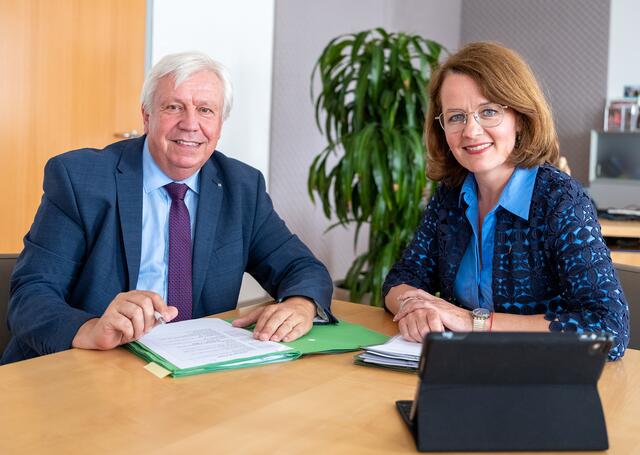 Bildungsdirektor Johann Heuras und Bildungs-Landesrätin Christiane Teschl-Hofmeister | Foto: NLK Filzwieser