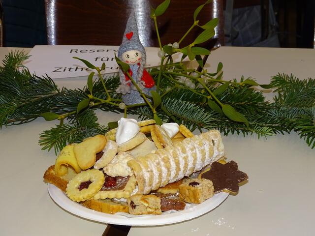 Handgemachte Kekse und viele Geschenksideen für Weihnachten gibt es in Pischelsdorf zu erwerben. | Foto: Hofmüller