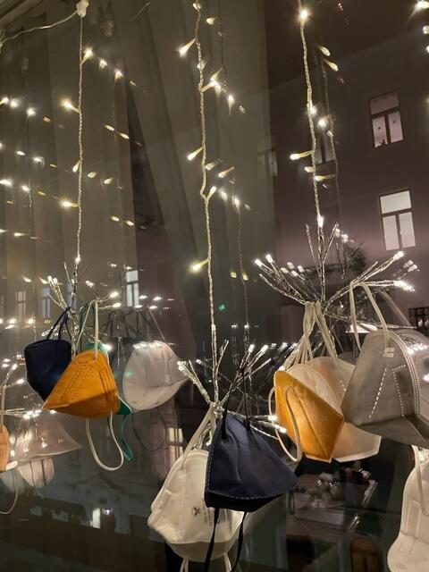 "Meine Weihnachtsdeko - schön und auch zweckmäßig", meint Sabine Raab aus Neubau. | Foto: Raab