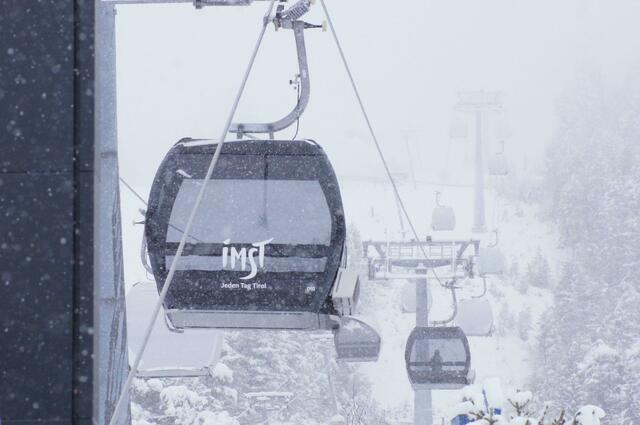 Ein wetterfester Transport wird durch Gondeln gewährleistet. | Foto: Bergbahnen Imst