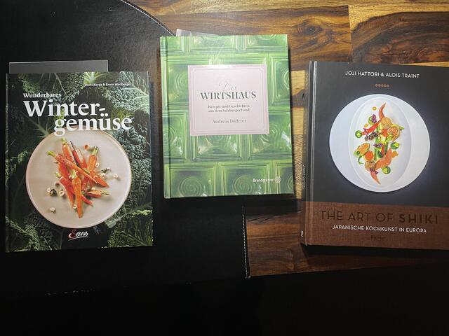 Literaturtipps zu Weihnachten 2021 aus dem Tennengau: die Kochbücher "Wunderbares Wintergemüse", "Das Wirtshaus" und "The Art of Shiki". Mahlzeit | Foto: Martin Schöndorfer