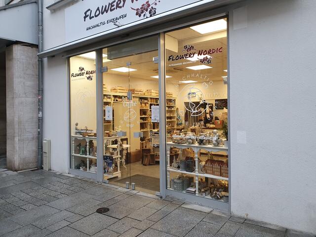 Im „Flowery Nordic“ in Wels gibt es nachhaltige Produkte, handgemachte Seifen, Deko sowie unverpackte Lebensmittel zu kaufen. | Foto: BRS/Jakaubek