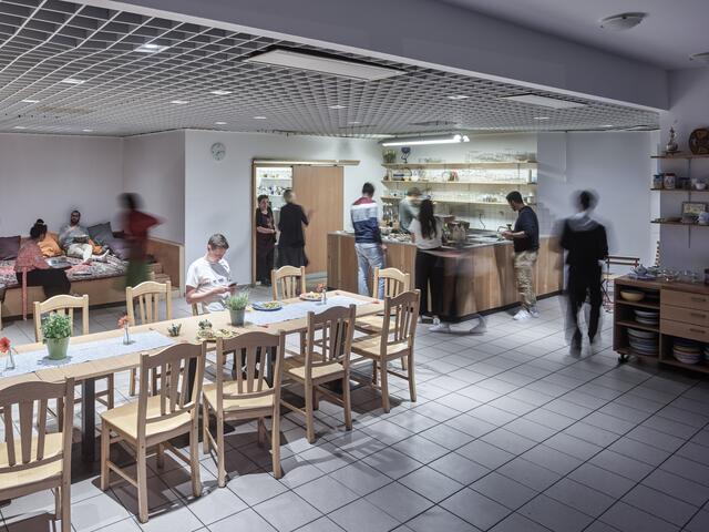 Mit der Kauf einer kulinarischen Weihnachtsbox kann das Projekt "Über den Tellerand" im Linzer Franckviertel unterstützt werden. | Foto: Kurt Hoerbst