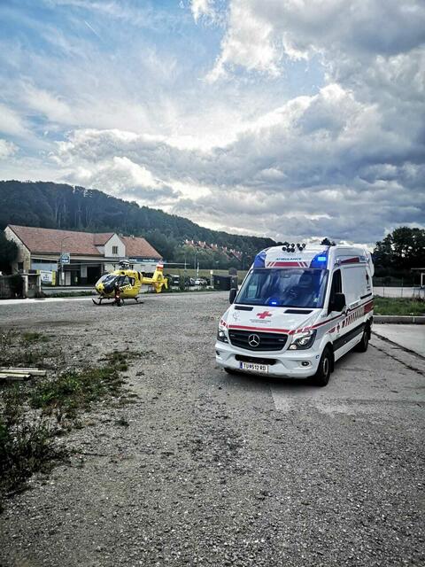 Im täglichen Einsatz gemeinsam mit der ÖAMTC Flugrettung - beste Zusammenarbeit zum Wohl der Patienten. | Foto: Rotes Kreuz Purkersdorf-Gablitz