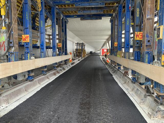 Mit 11. Dezember ist die Straße wieder einspurig in Fahrtrichtung Landeck befahrbar.