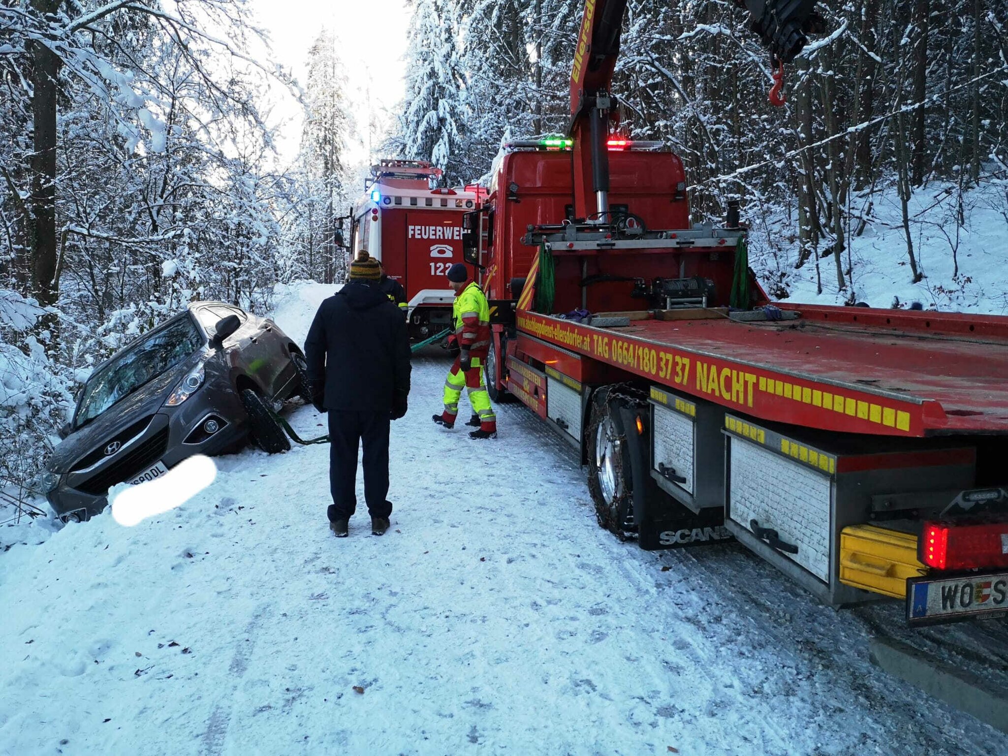 St. Paul Autos kamen auf Johannesbergstraße von der Fahrbahn ab