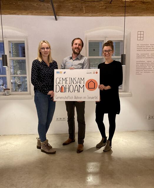Die Regionalmanagerinnen Stefanie Moser und Sandra Schwarz initiieren gemeinsam mit Architekt Peter Wimmesberger ein Agenda 21 Impulsprojekt zum Thema gemeinschaftliches Wohnen. | Foto: RMOÖ