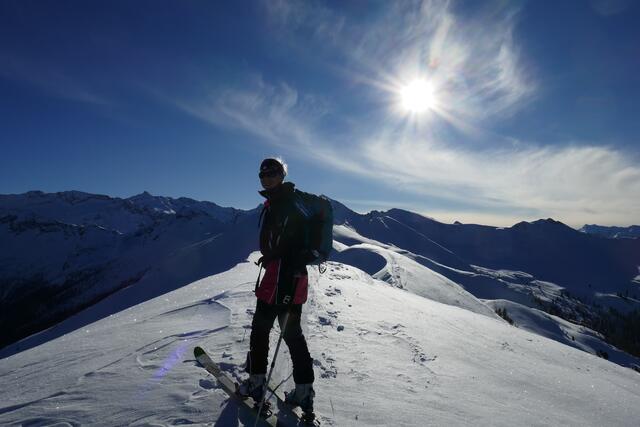 Der Punkt 2092 ist meist das eigentliche Ziel einer Skitour auf die Karlhöhe. Der Blick in die Tauern ist bei Schönwetter fantastisch.  | Foto: Thomas Neuhold