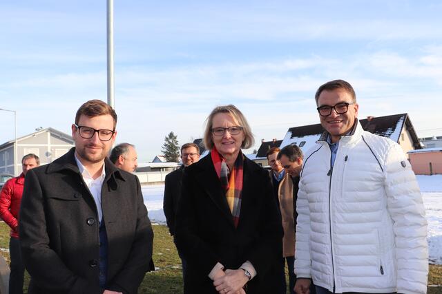 VS-Dir. Andrea Wagner mit den GR Stephan Scheifinger (li) und Sepp Zirkl | Foto: Edith Ertl