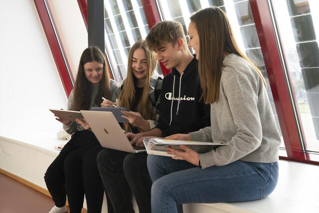 An der HLW Mureck hat man ab Herbst 2022 die Möglichkeit, ein Social-Media-Profi zu werden. | Foto: HLW Mureck