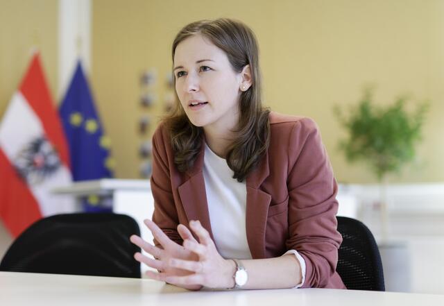 Landesschulsprecherin, JVP-Chefin, Nationalrätin, Staatssekretärin: Die 27-jährige Mühlviertlerin Claudia Plakolm legte eine steile Polit-Karriere hin. | Foto: BKA/Wenzel